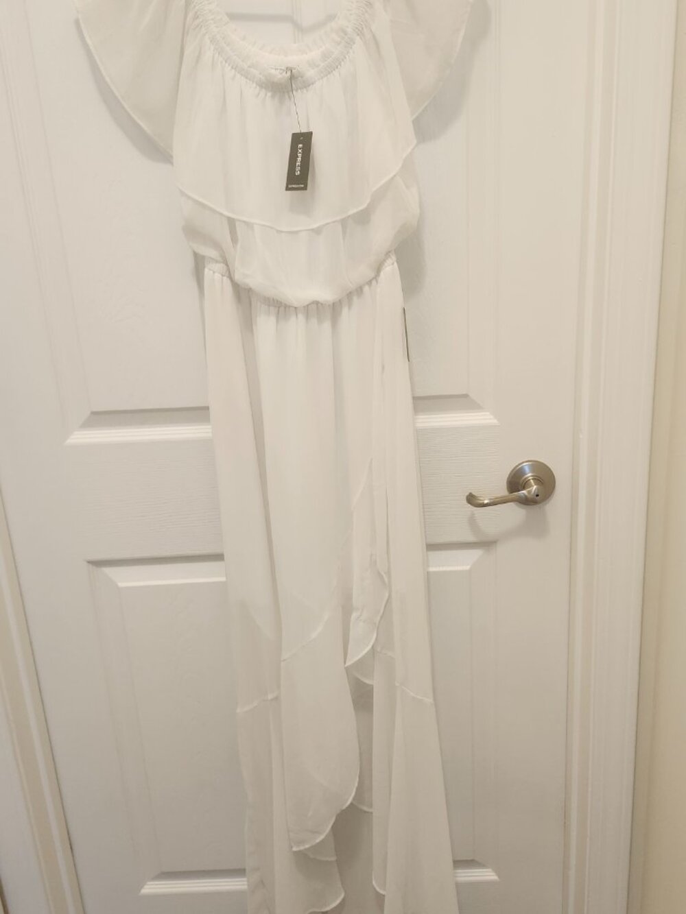 Express Flowy Ruffled Maxi Dress NWT - Picture 3 of 7